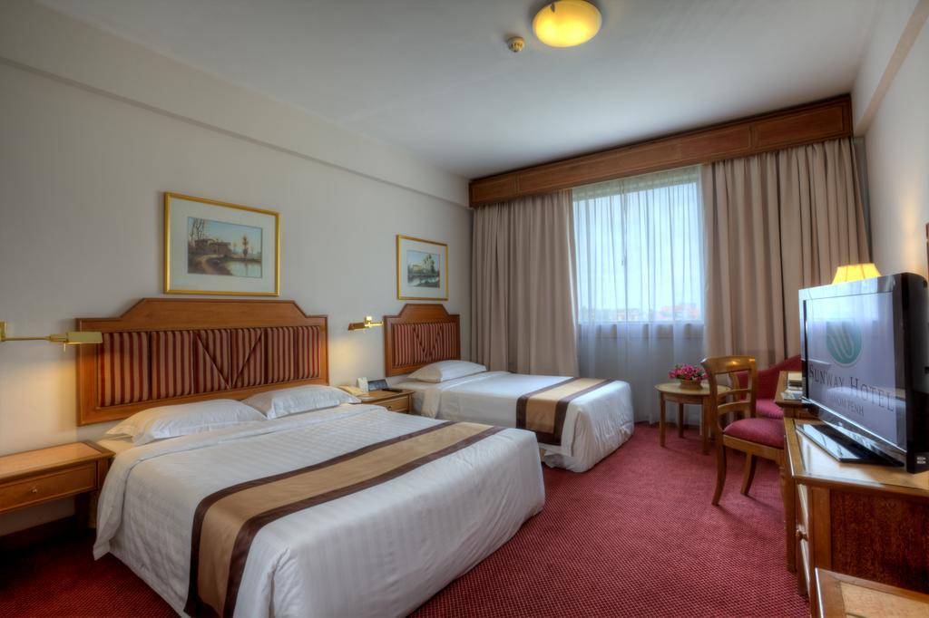 Sunway Hotel Phnom Penh Bagian luar foto