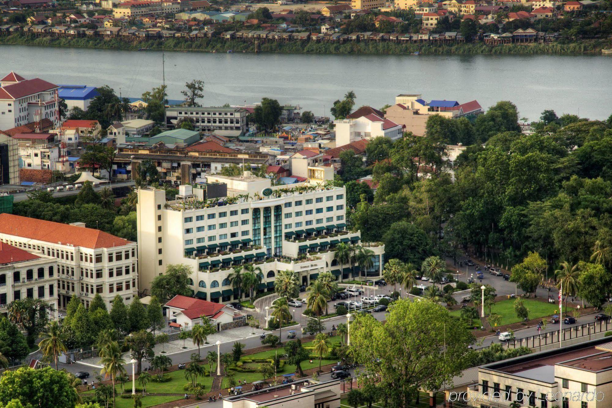 Sunway Hotel Phnom Penh Bagian luar foto
