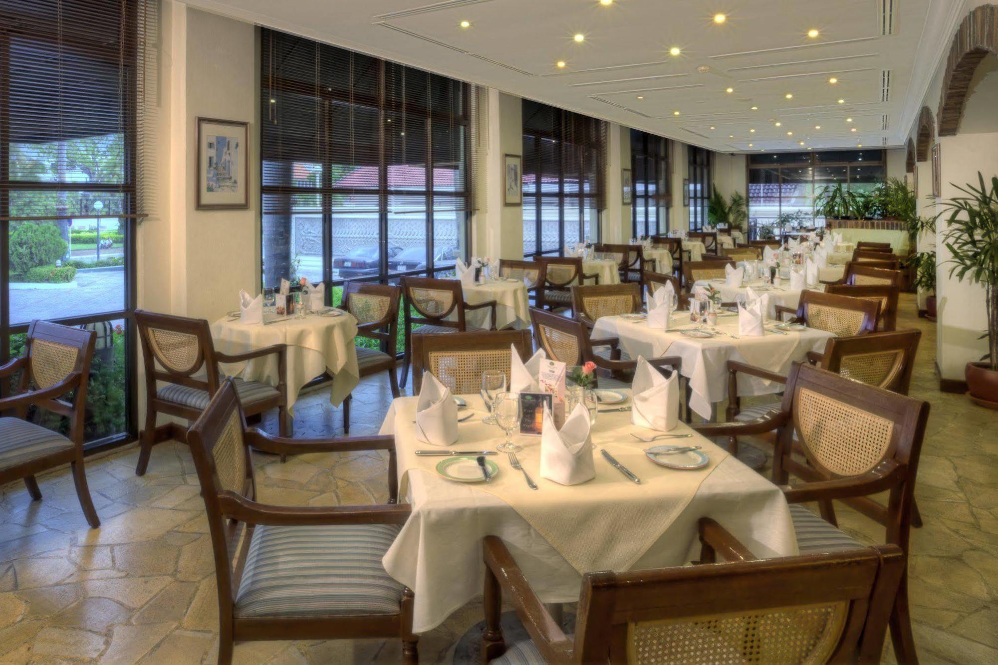Sunway Hotel Phnom Penh Restoran foto